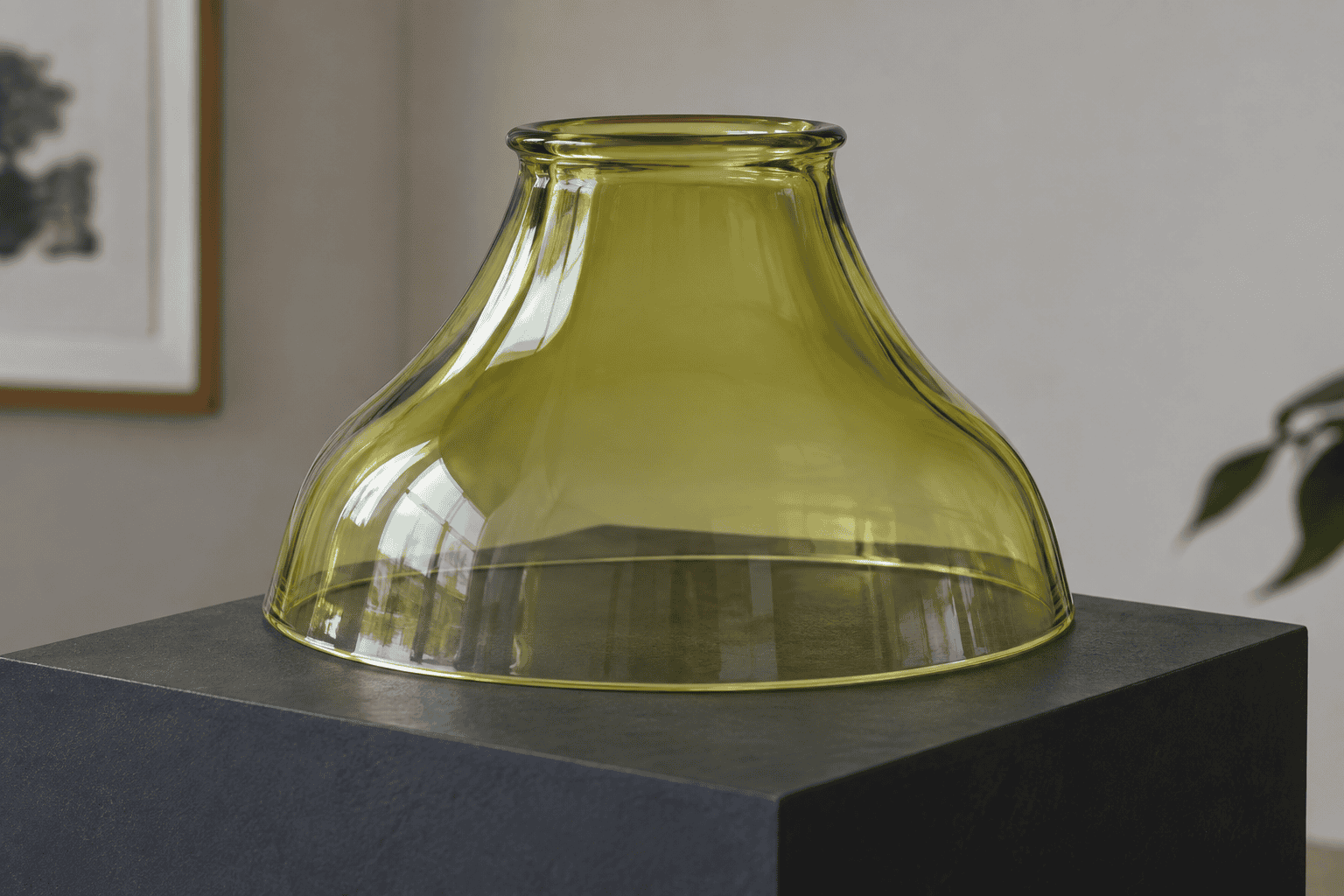 Paralume in vetro giallo per illuminazione e arredamento.